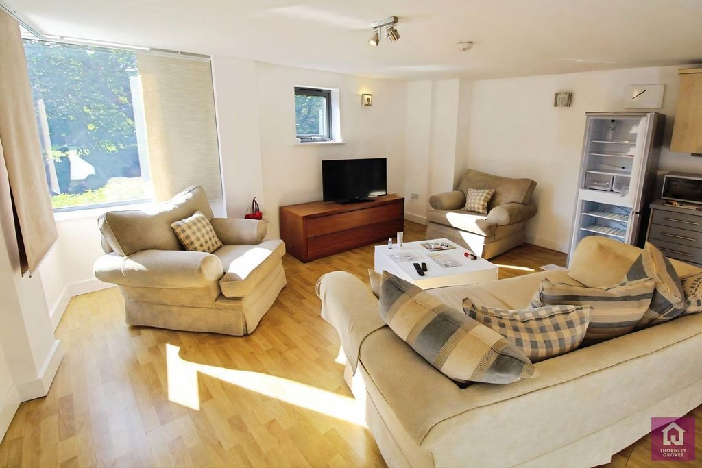 Property photo 1 of 13 Pbox-Img.Jpg