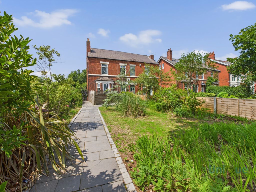 Property photo 1 of 33