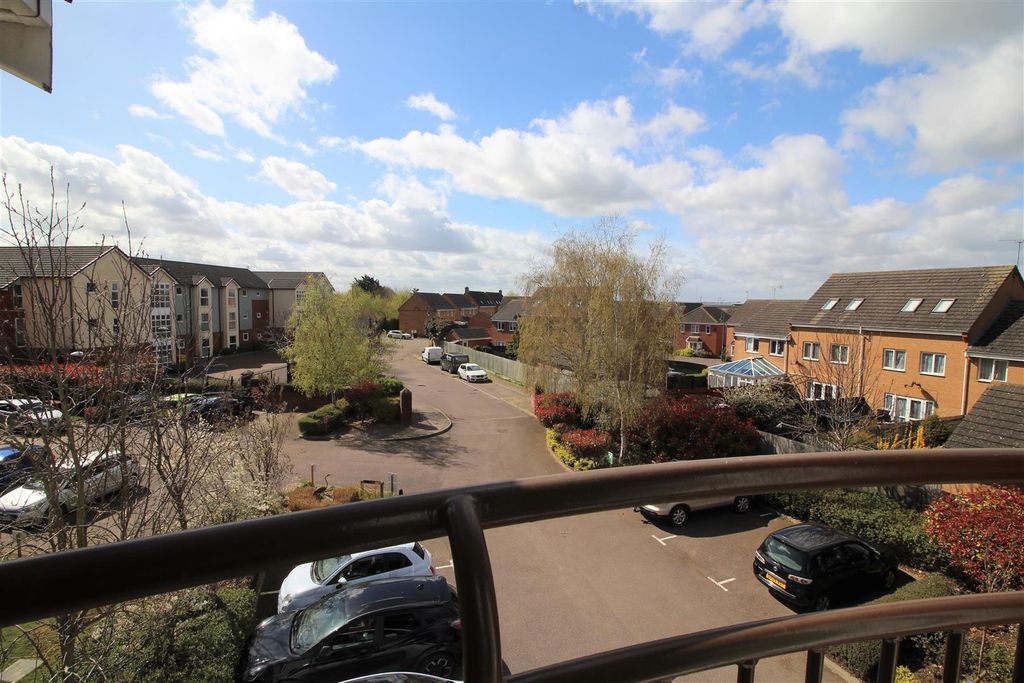 Property photo 2 of 11 Balcony .Jpg