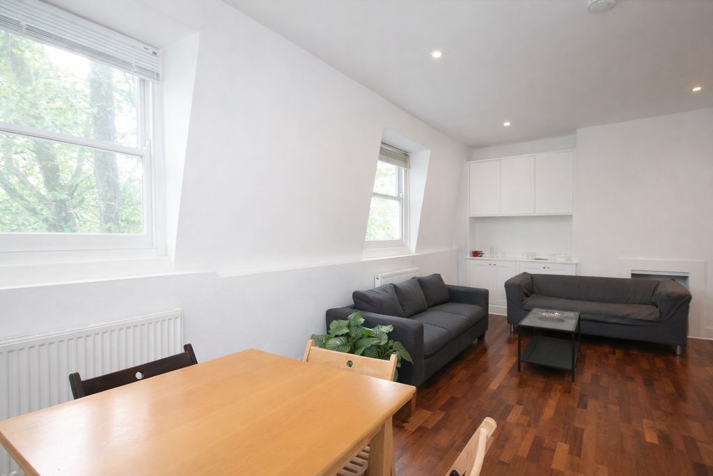 Property photo 2 of 11 Photo 10