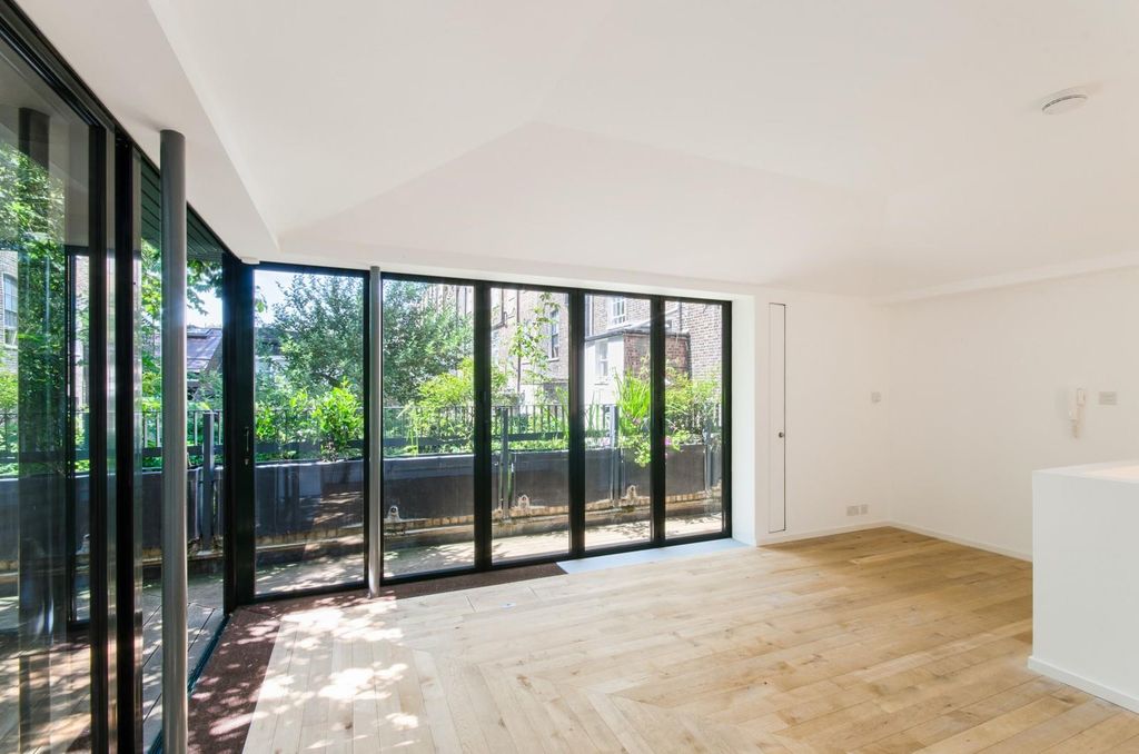 Property photo 1 of 13 Main Image (Main)