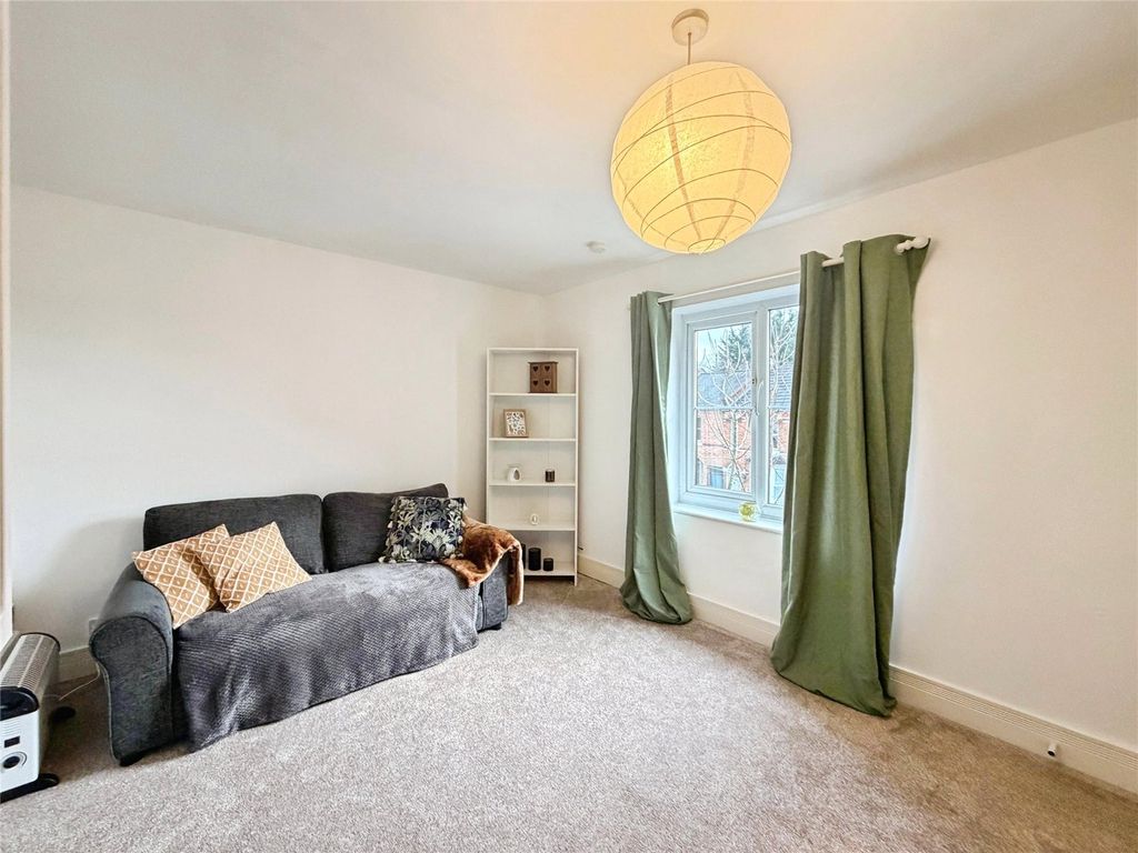 Property photo 1 of 7 Picture No. 10
