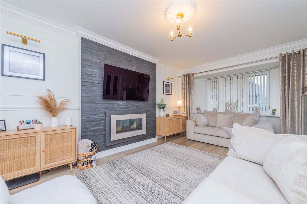 Property photo 2 of 61 Picture No. 25