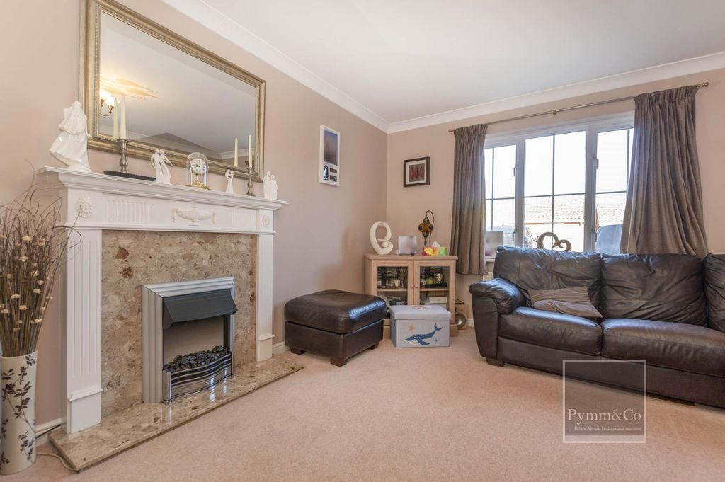 Property photo 2 of 14