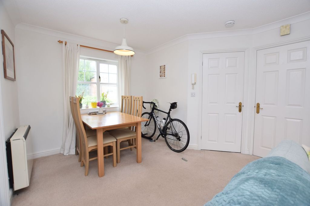 Property photo 3 of 8