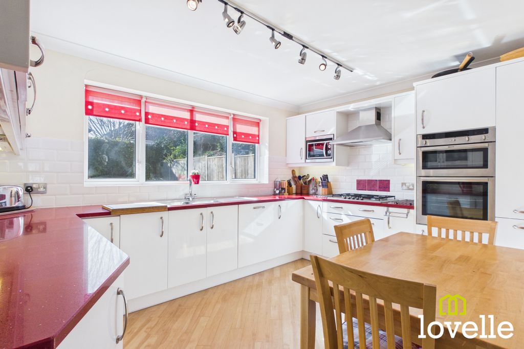 Property photo 3 of 26