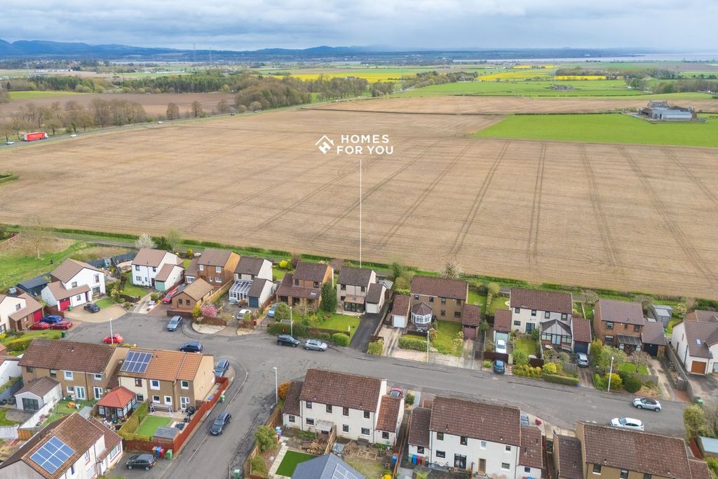 Property photo 2 of 41