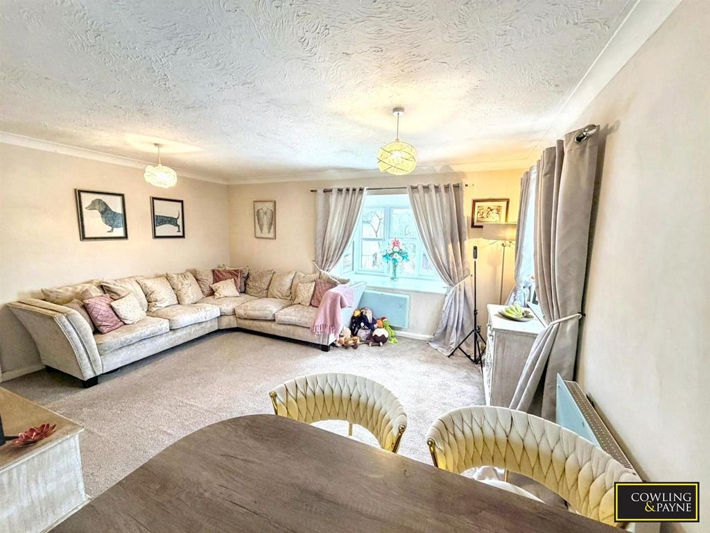 Property photo 2 of 16