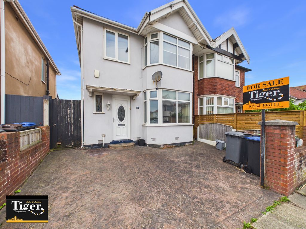 Property photo 1 of 23 Cam03440G0-Pr0698-Still020