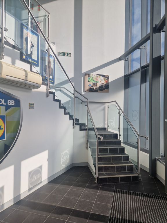 Property photo 3 of 7