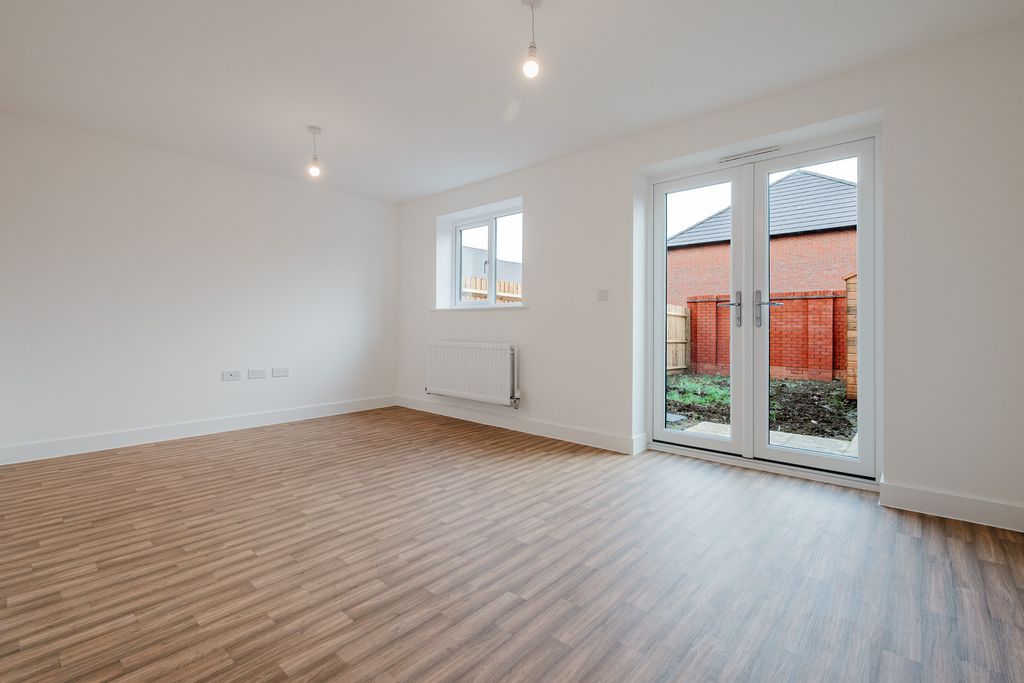 Property photo 3 of 8 Photo