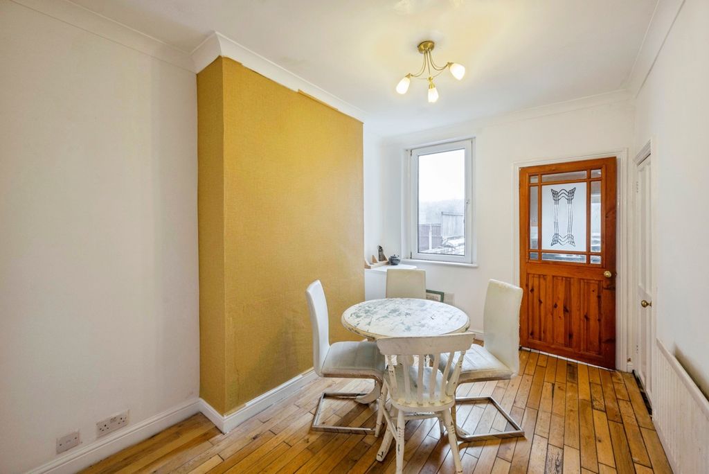 Property photo 3 of 17 Dining Room