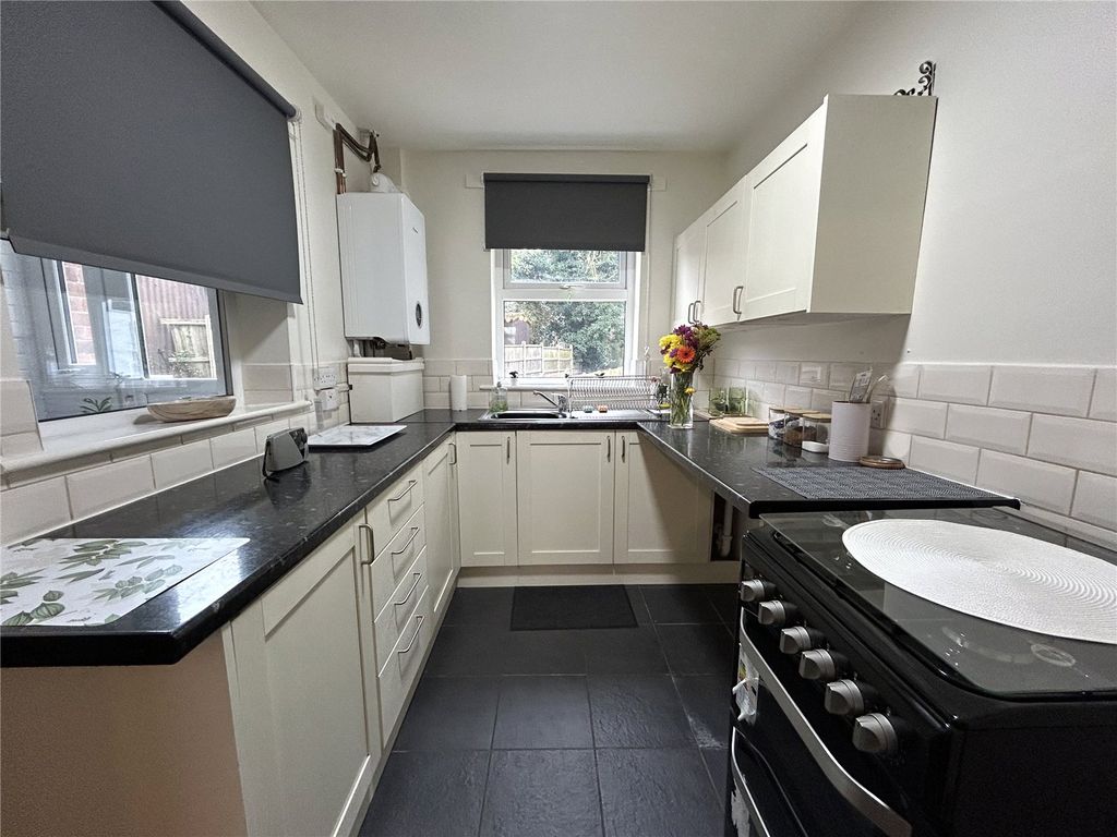 Property photo 2 of 23 Picture No. 24