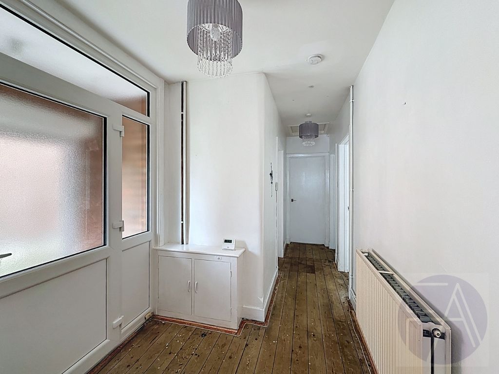 Property photo 2 of 16 4391393
