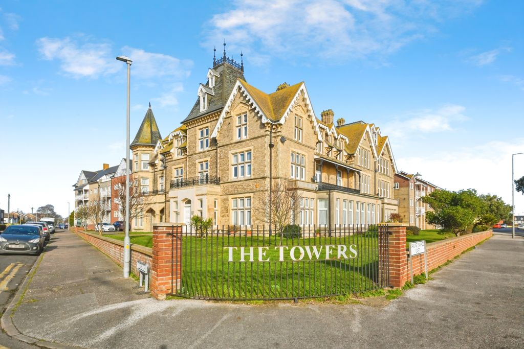 Property photo 2 of 17 Front