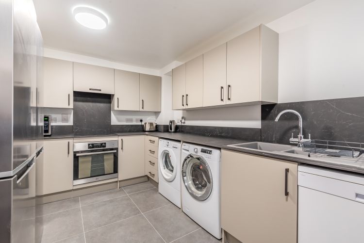 Property photo 1 of 7 Kitchen