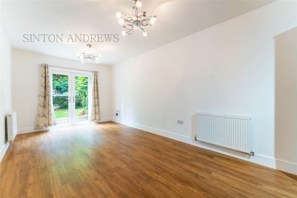 Property photo 1 of 11 Photo 4