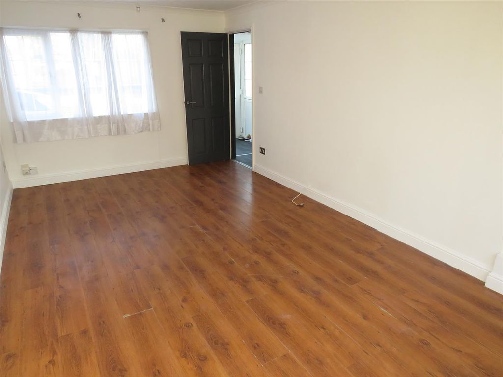 Property photo 3 of 12 Img_2098.Jpg