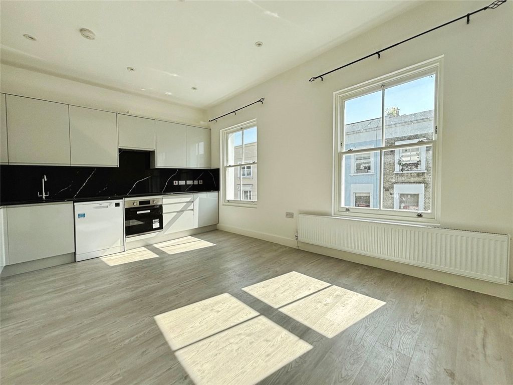 Property photo 2 of 14 Kitchen/ Reception