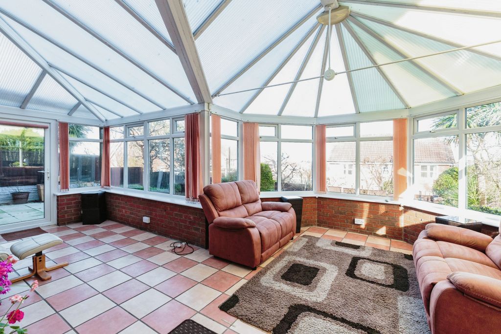 Property photo 2 of 20 Conservatory