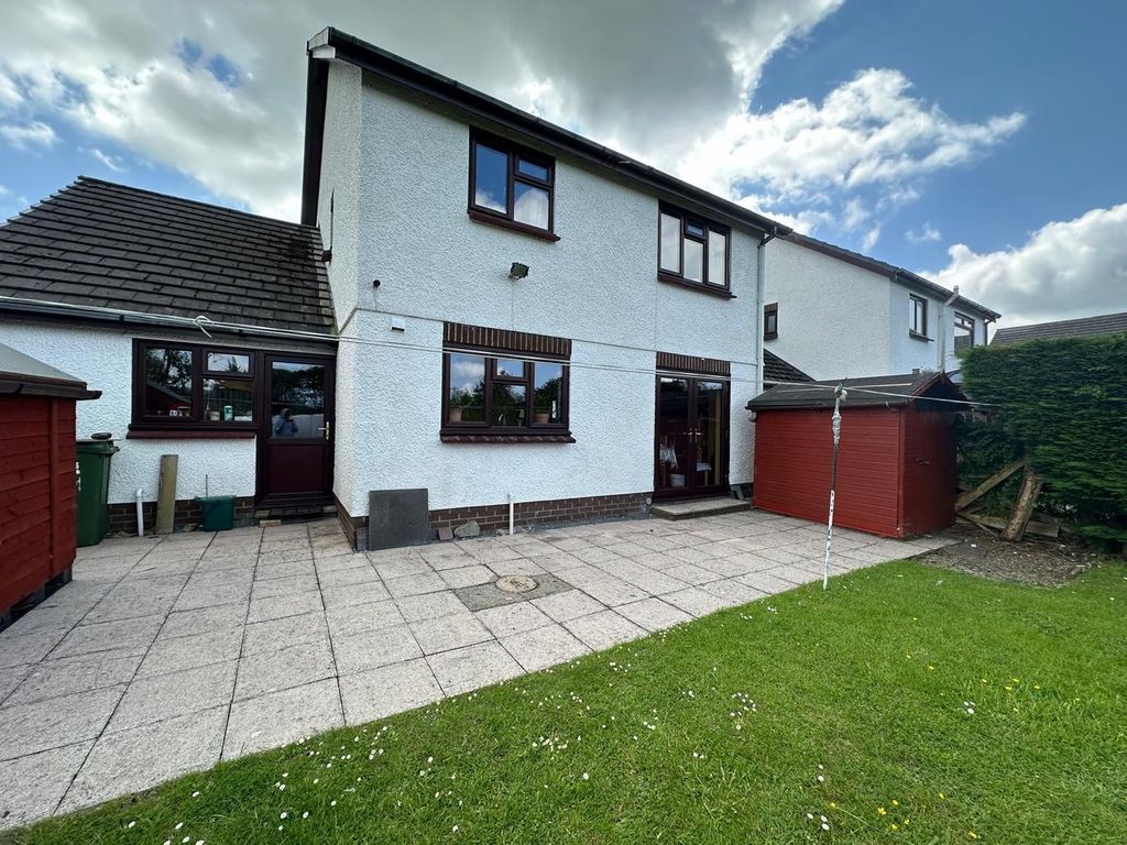 Property photo 2 of 18