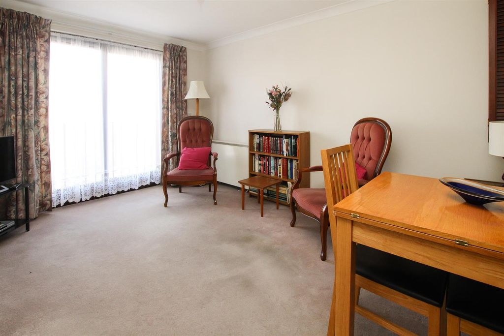 Property photo 2 of 6 Flat3Central25-1.Jpg