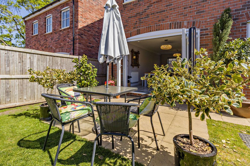 Property photo 3 of 16