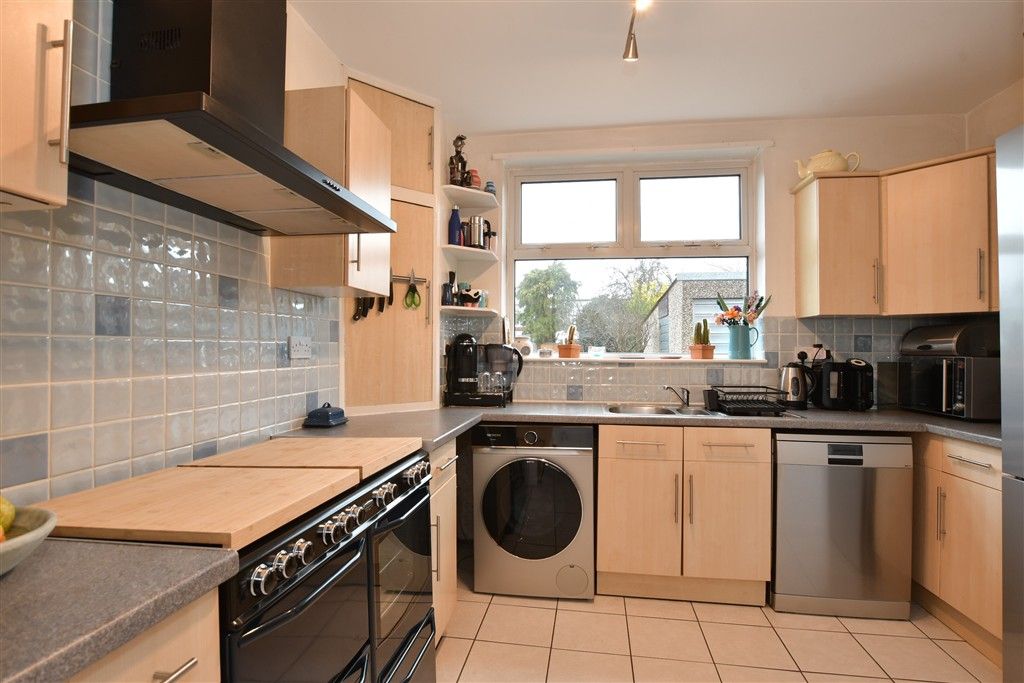 Property photo 3 of 13 Kitchen