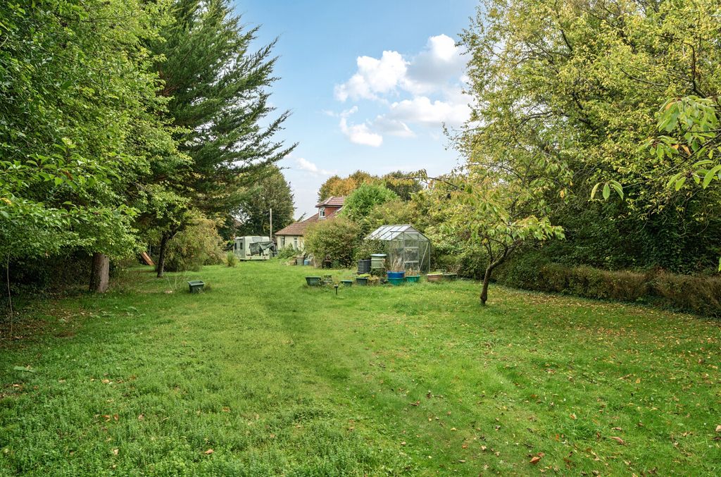 Property photo 3 of 11 1358994-3-68d65E8...