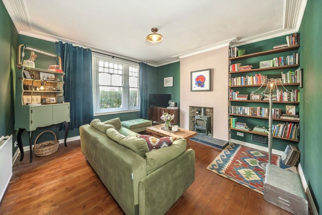 Property photo 2 of 8
