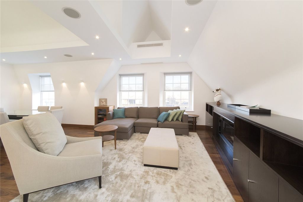 Property photo 2 of 14 Bedford Row