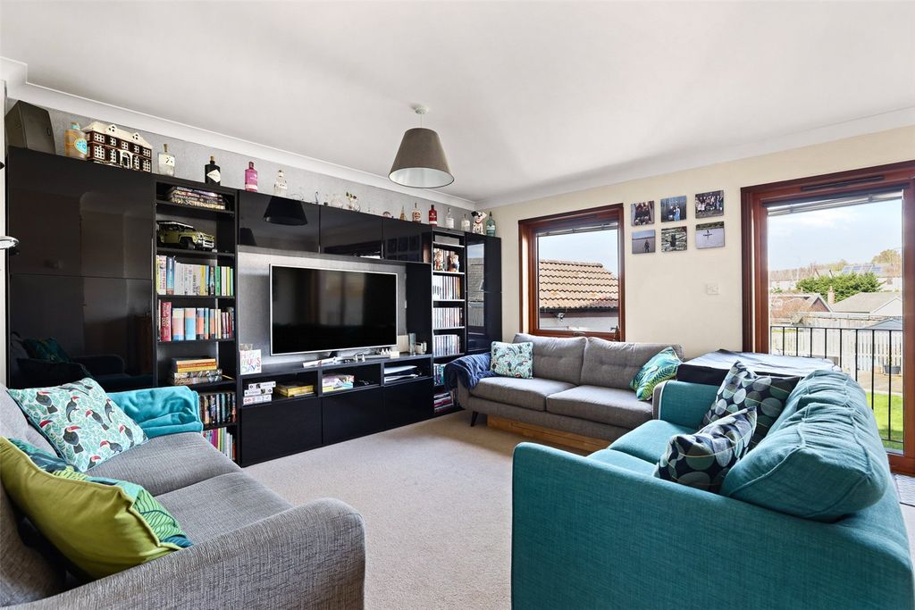 Property photo 2 of 20 Living Room