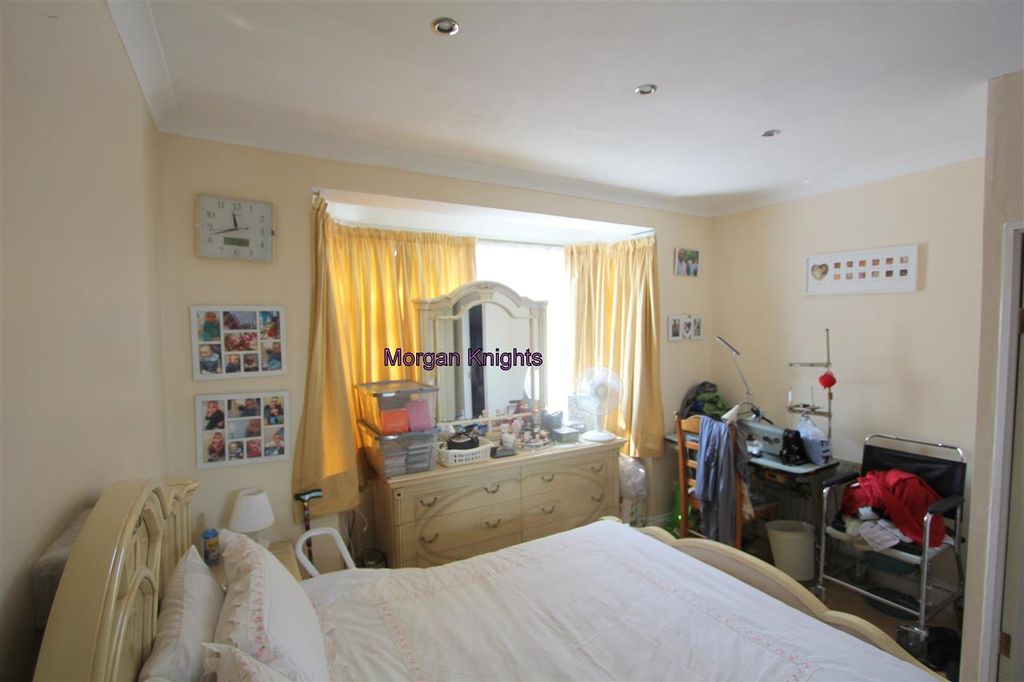 Property photo 3 of 24