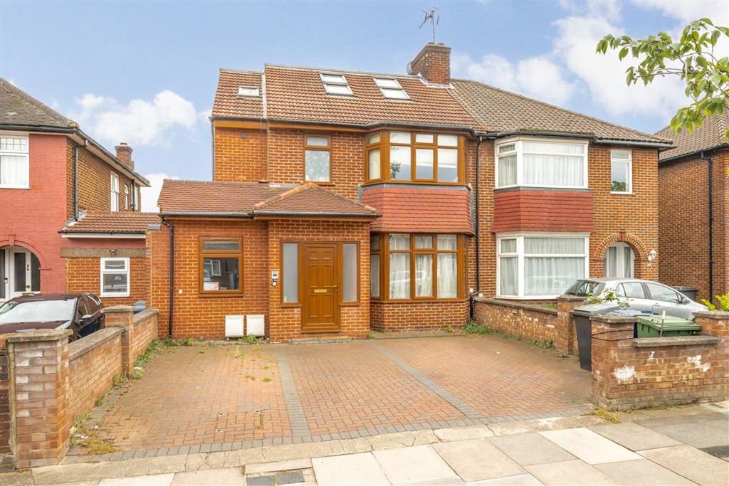 Property photo 1 of 8