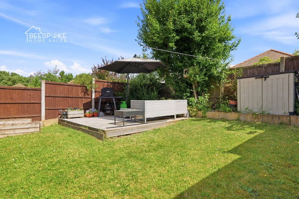 Property photo 2 of 25