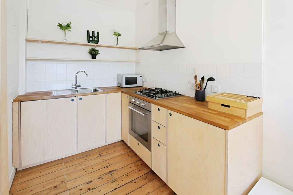 Property photo 1 of 7 Kitchen