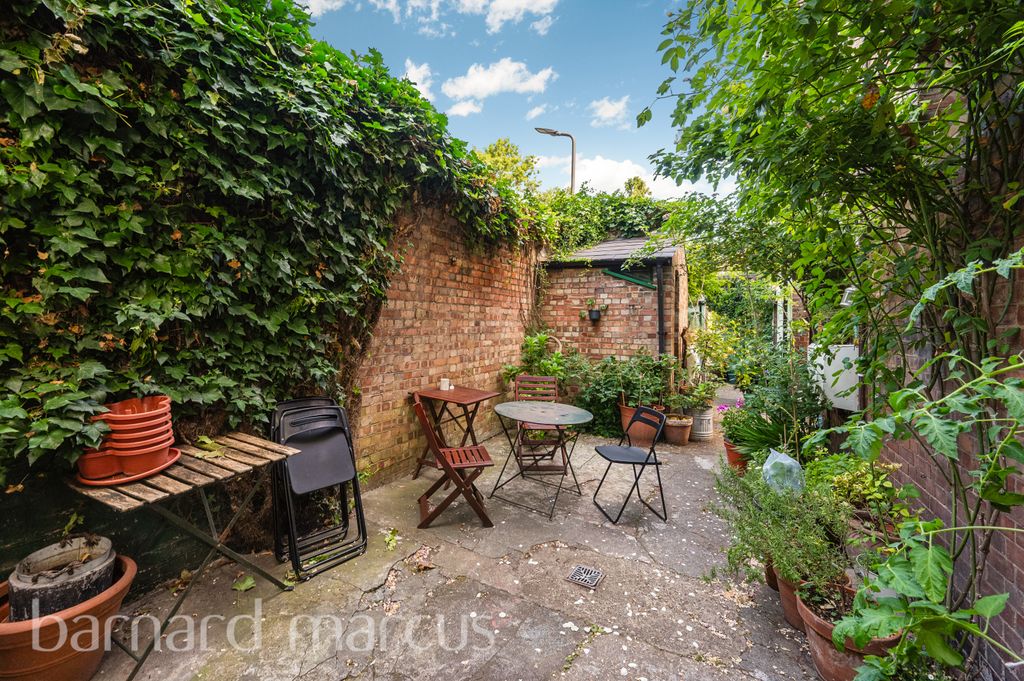 Property photo 2 of 8 Image