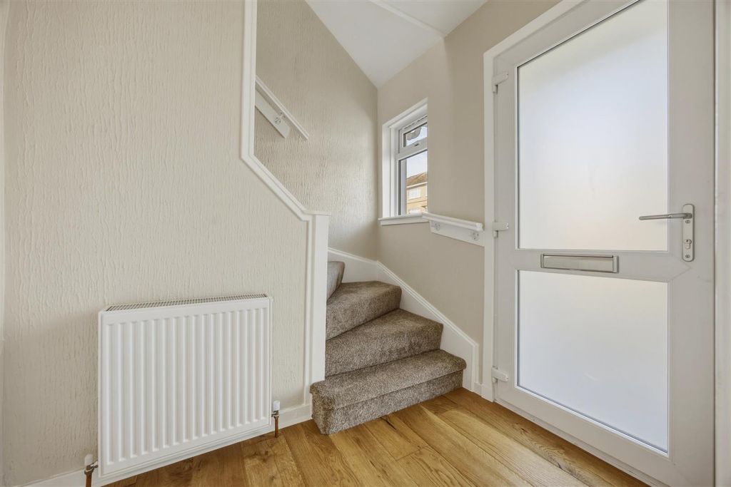 Property photo 2 of 20 10-14_Bardrill_Drive_Bishopbriggs_004.Jpg