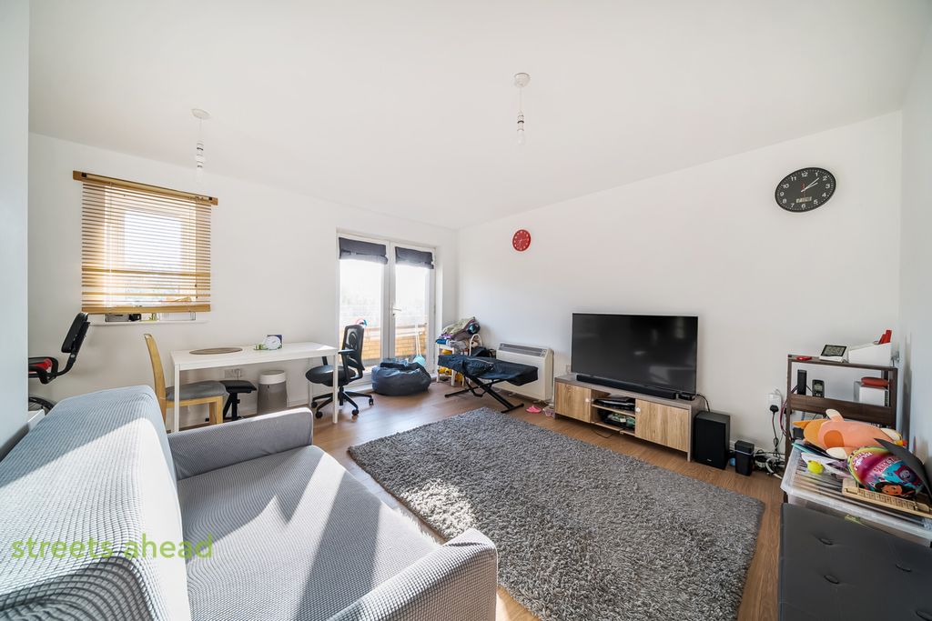 Property photo 1 of 14 E0624156-3E9A-42A...