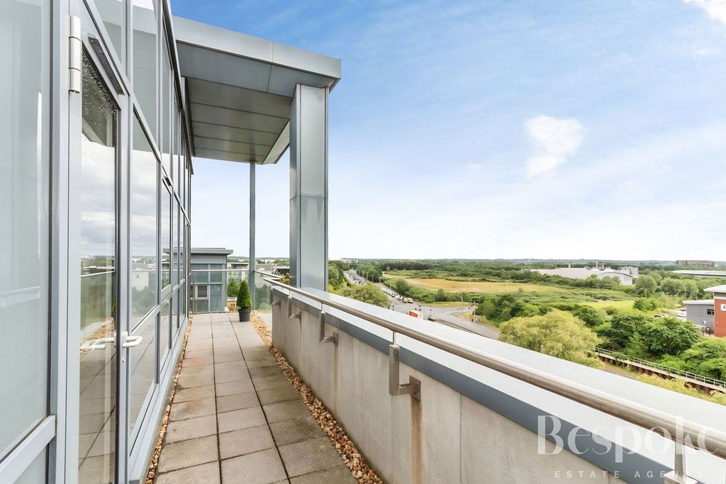 Property photo 3 of 27 Balcony