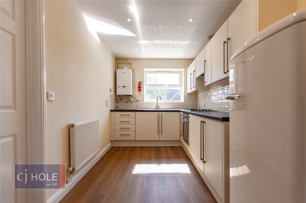 Property photo 1 of 15 Picture No. 16