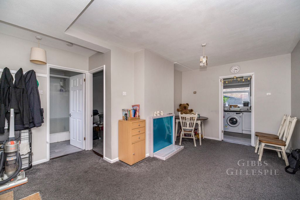 Property photo 3 of 8 Pbox-Img.Jpg