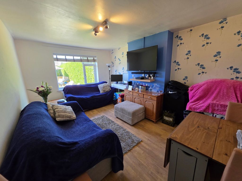 Property photo 1 of 14 Picture No. 11