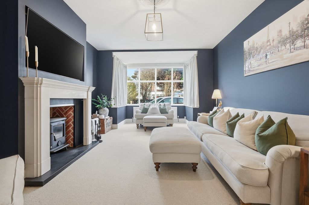 Property photo 3 of 25