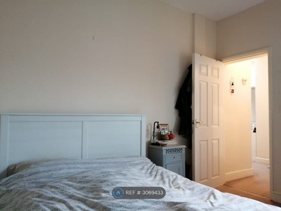 Property photo 3 of 4 Bedroom