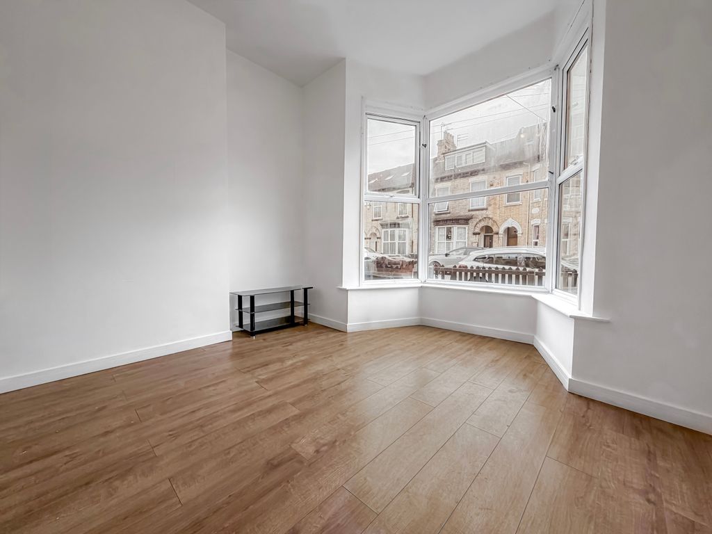 Property photo 3 of 7 Photo 2