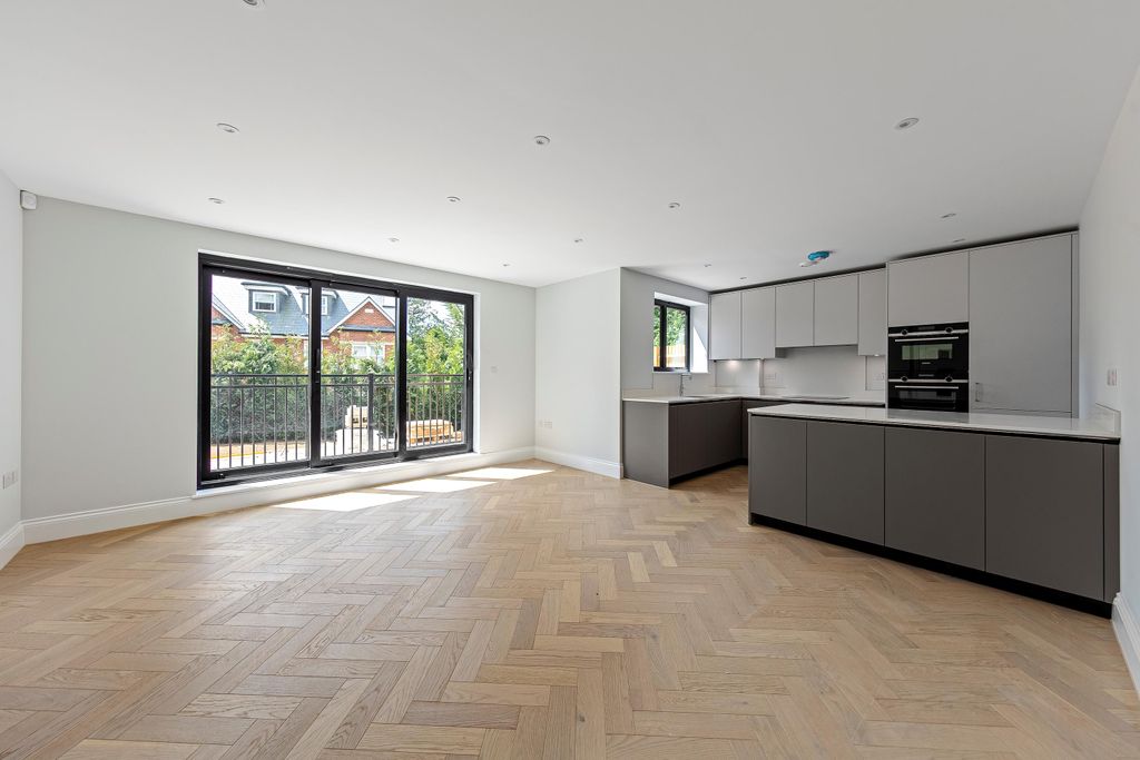 Property photo 2 of 17 Image