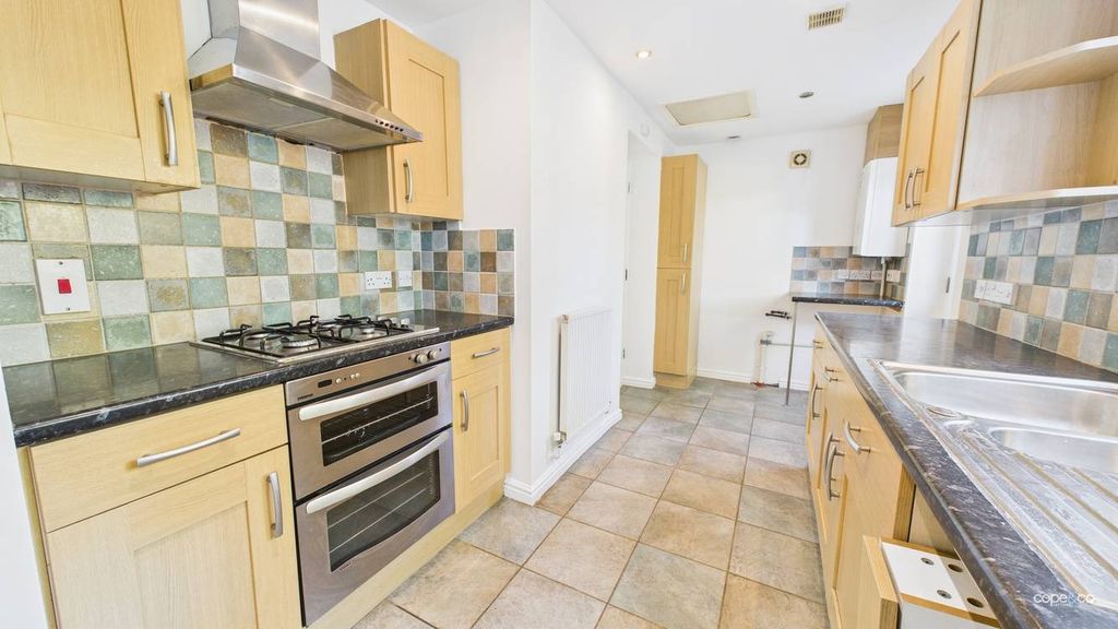 Property photo 2 of 19 1536923