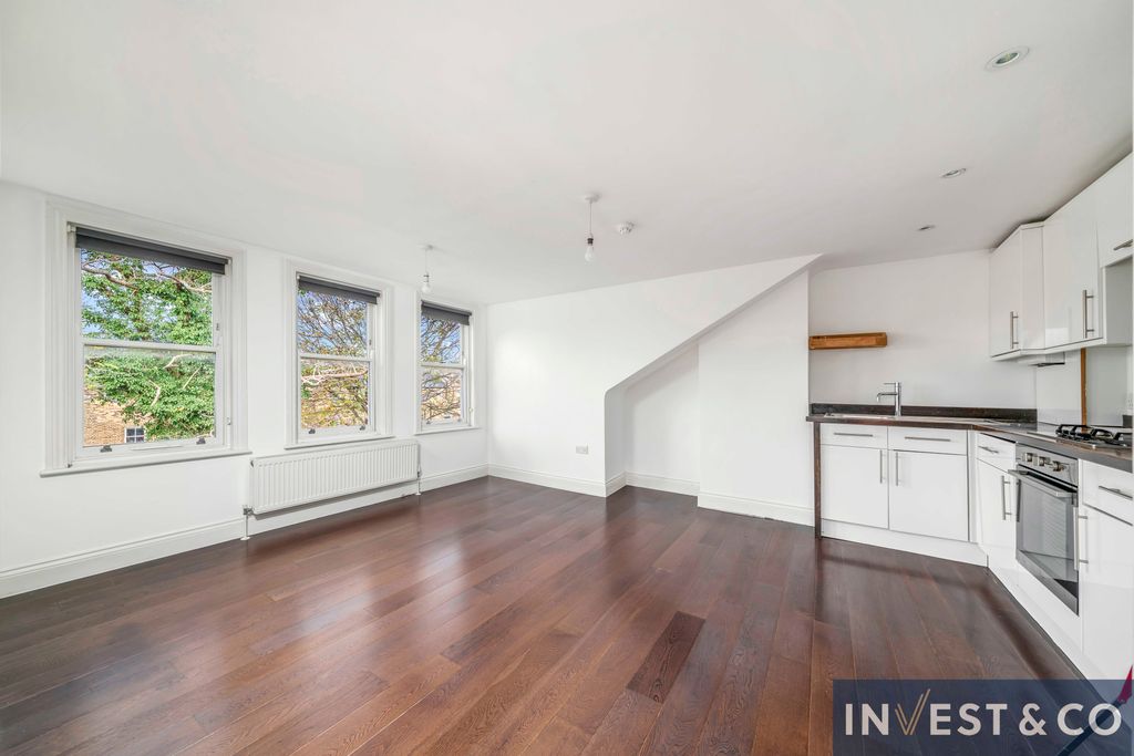 Property photo 3 of 11 Dsc03205H