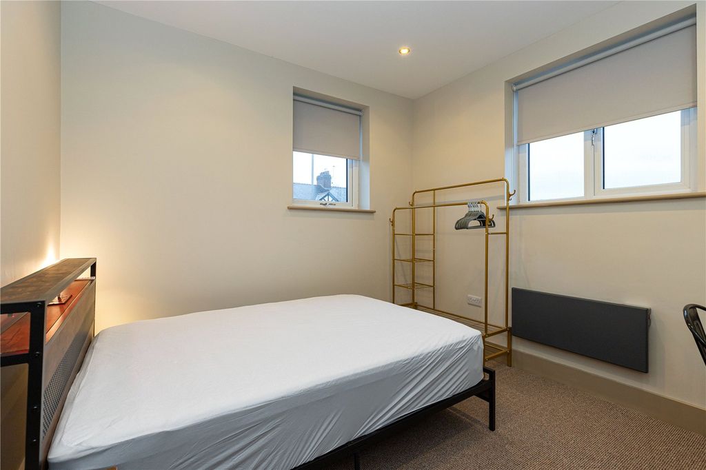 Property photo 1 of 13 Room 1